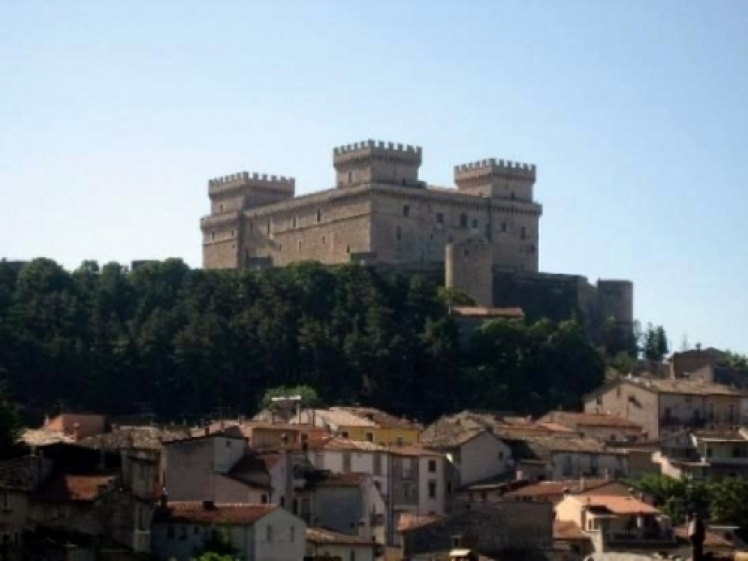 celano-castle.jpg