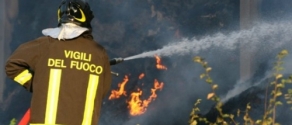 vigili-del-fuoco-in-azione.jpg