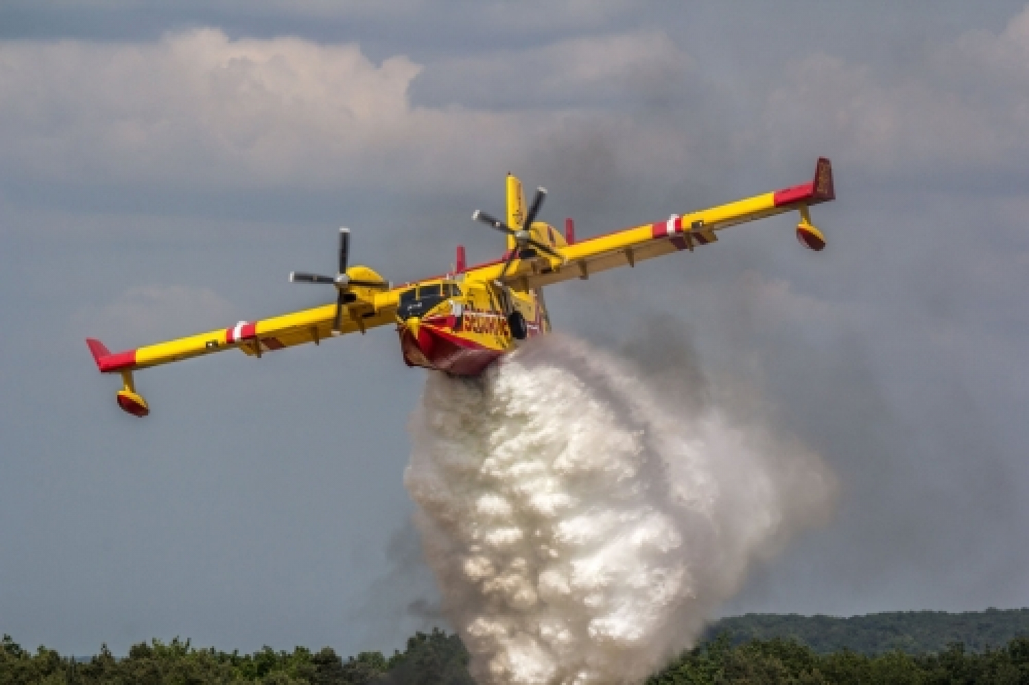 canadair.jpg