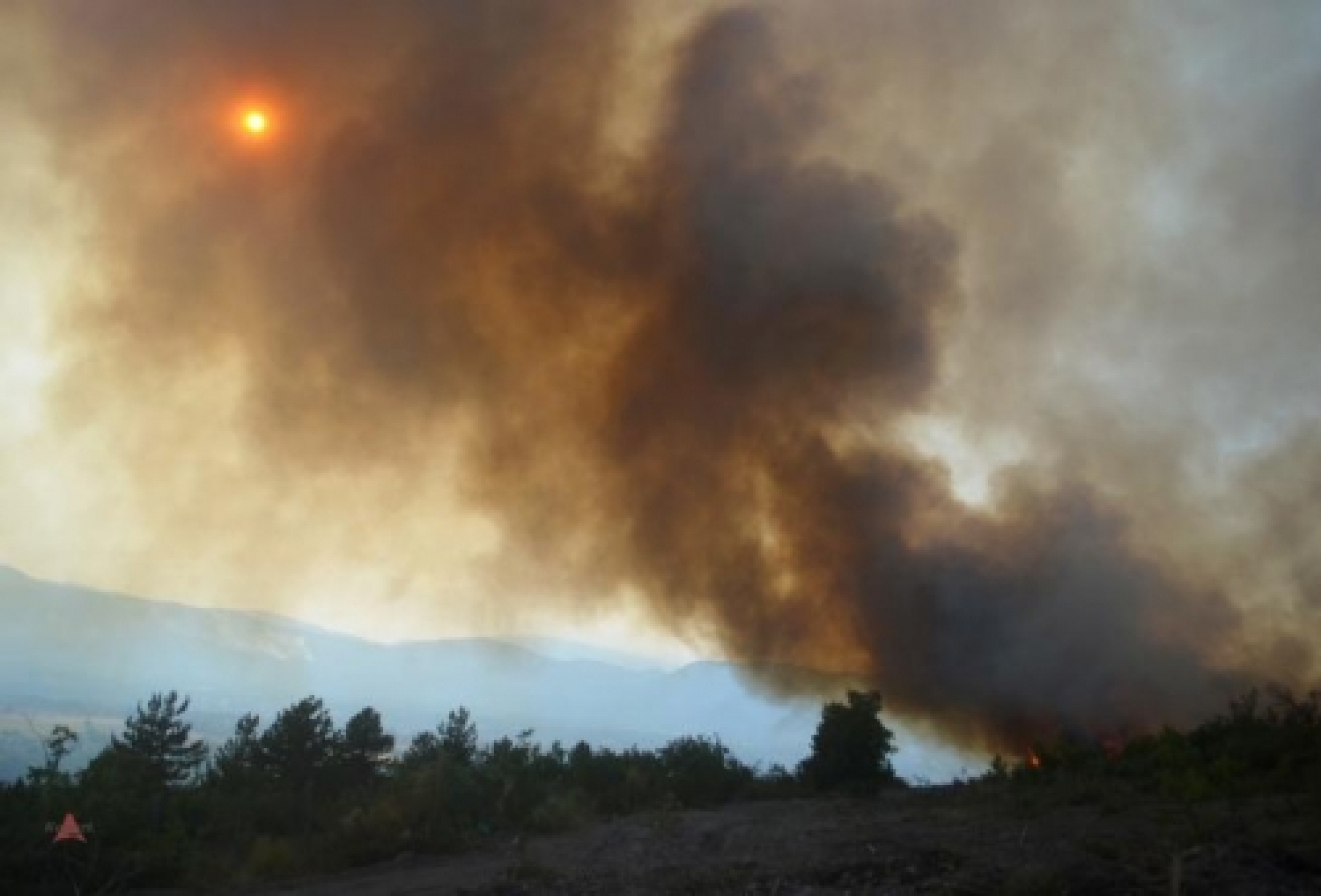 Fronte del fuoco con i SuperAlpini dell'Aquila Foto Trozzi (4).jpg