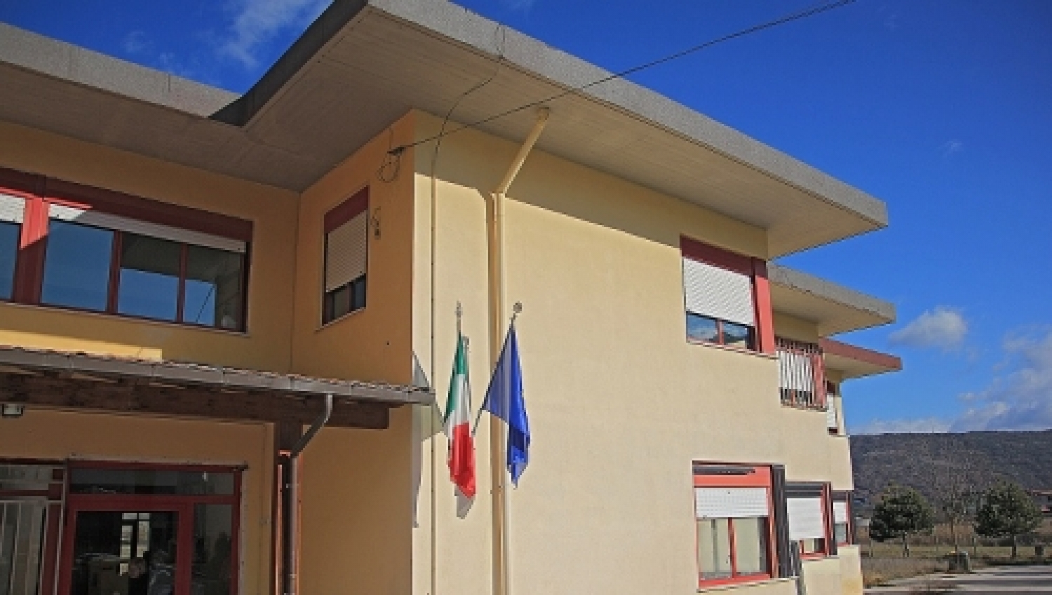 scuola santa barbara capistrello.jpg