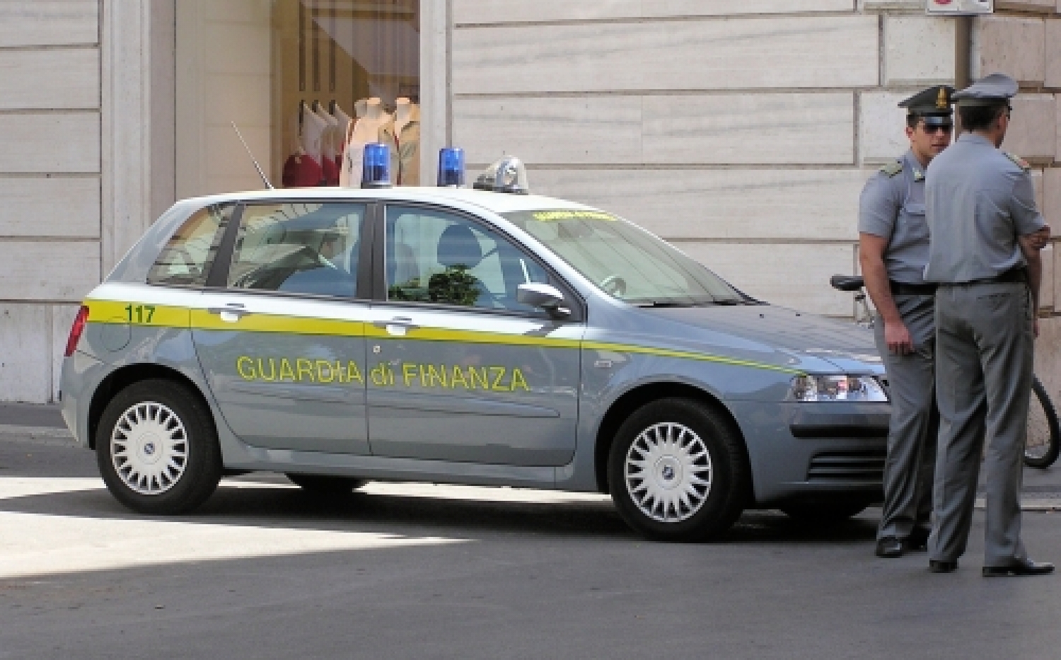 guardia di finanza.jpg