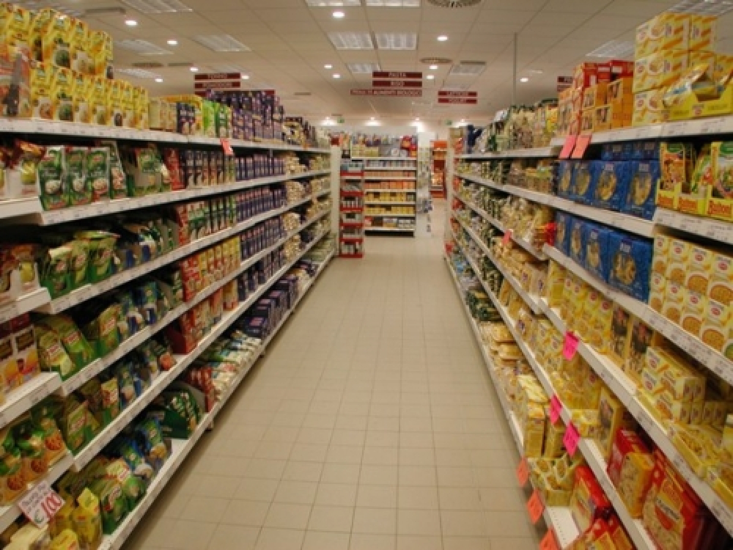 scaffali supermercato.jpg
