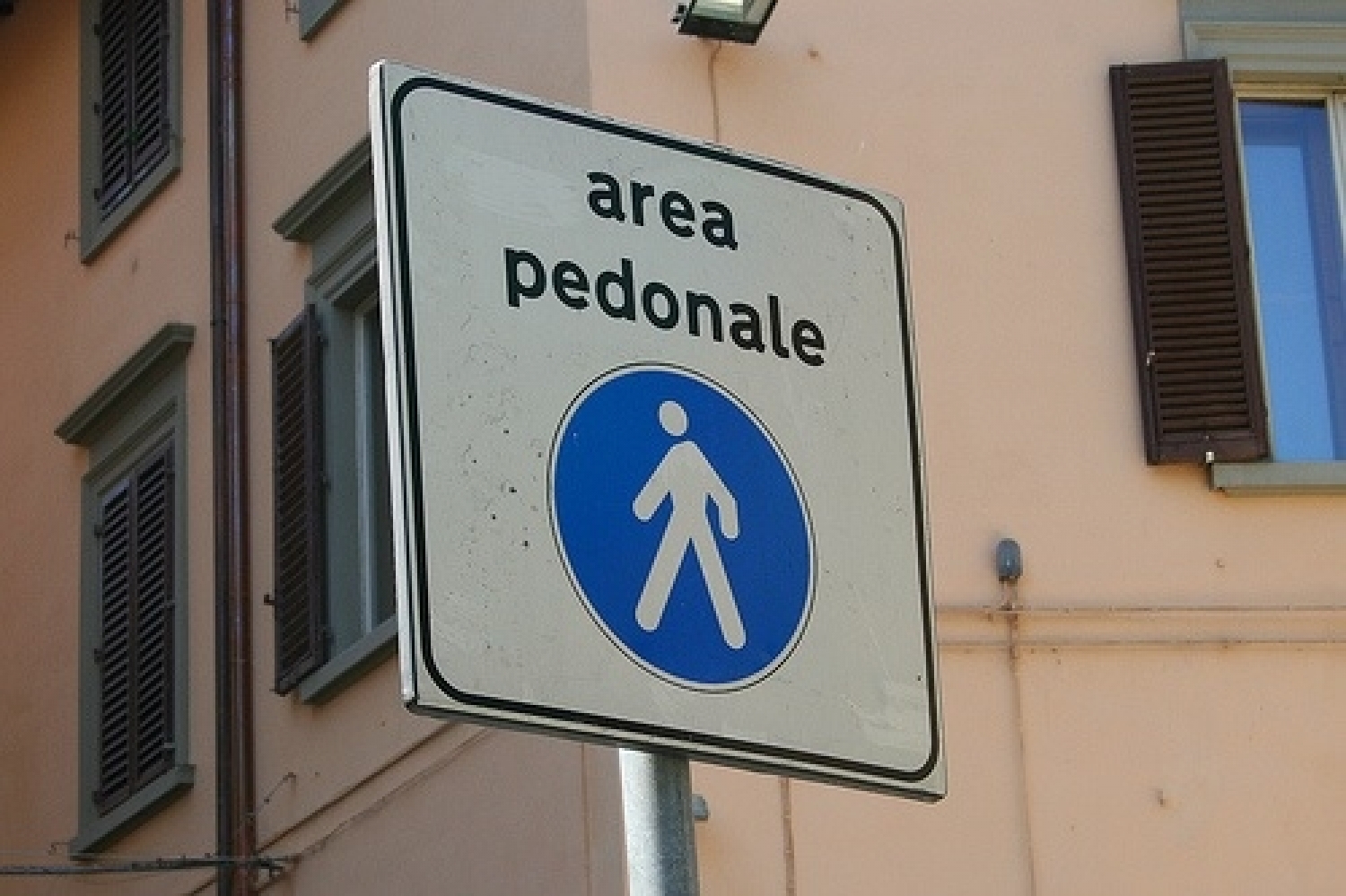 area pedonale.jpg