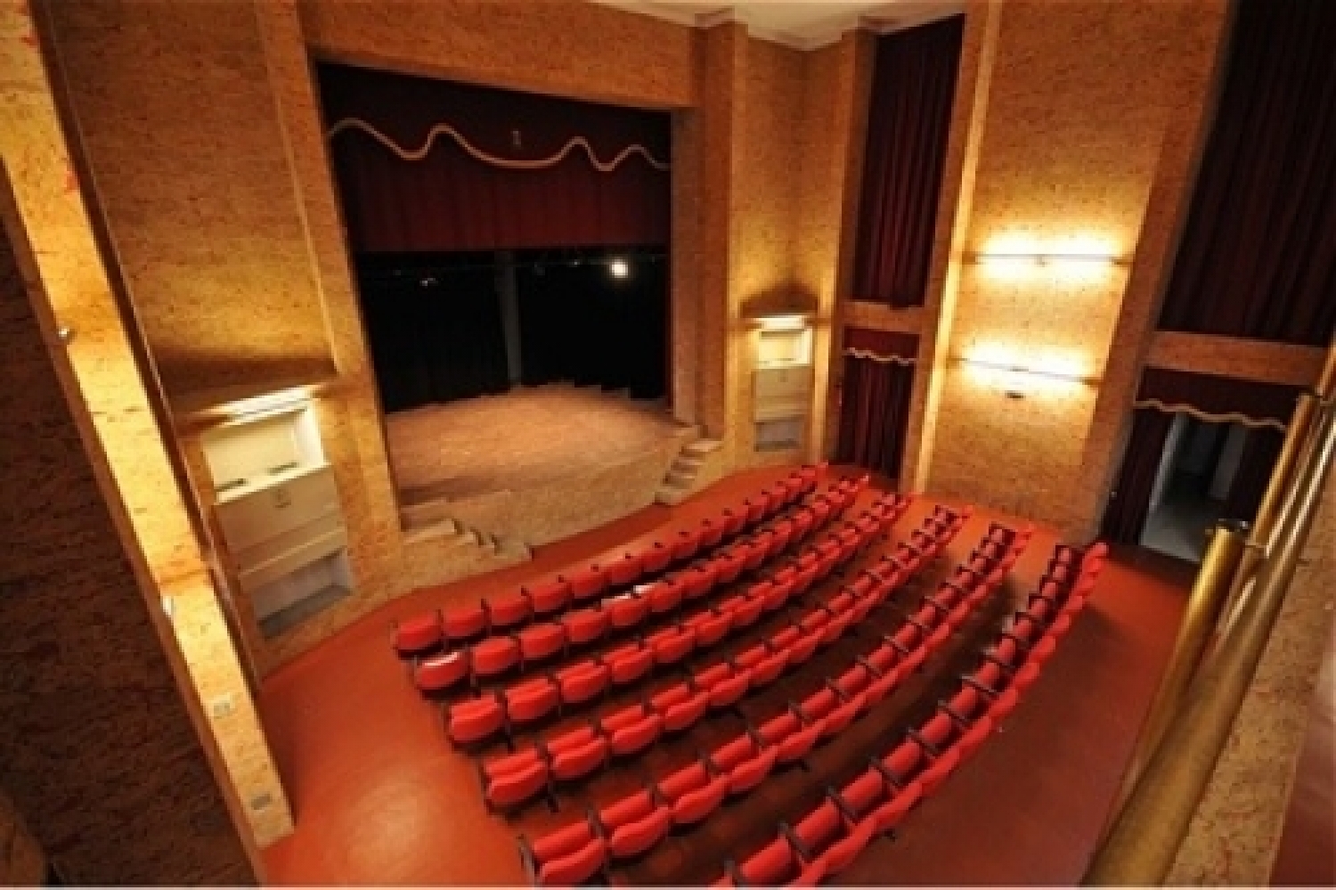 teatro pescina.jpg