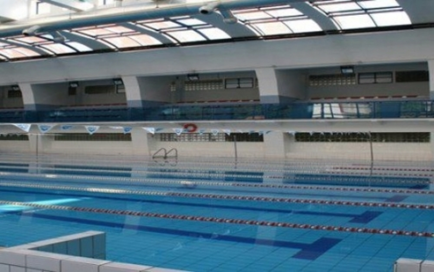 piscina comunale.jpg