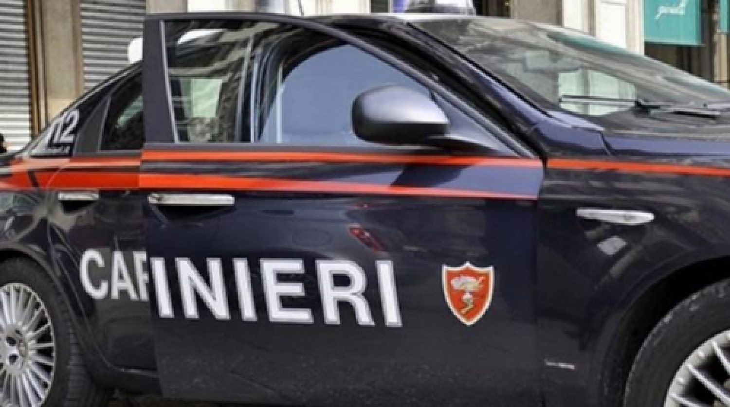 blitz-dei-carabinieri-tre-arresti-e-sequestrata-una-pressa-p-22828.660x368.jpg