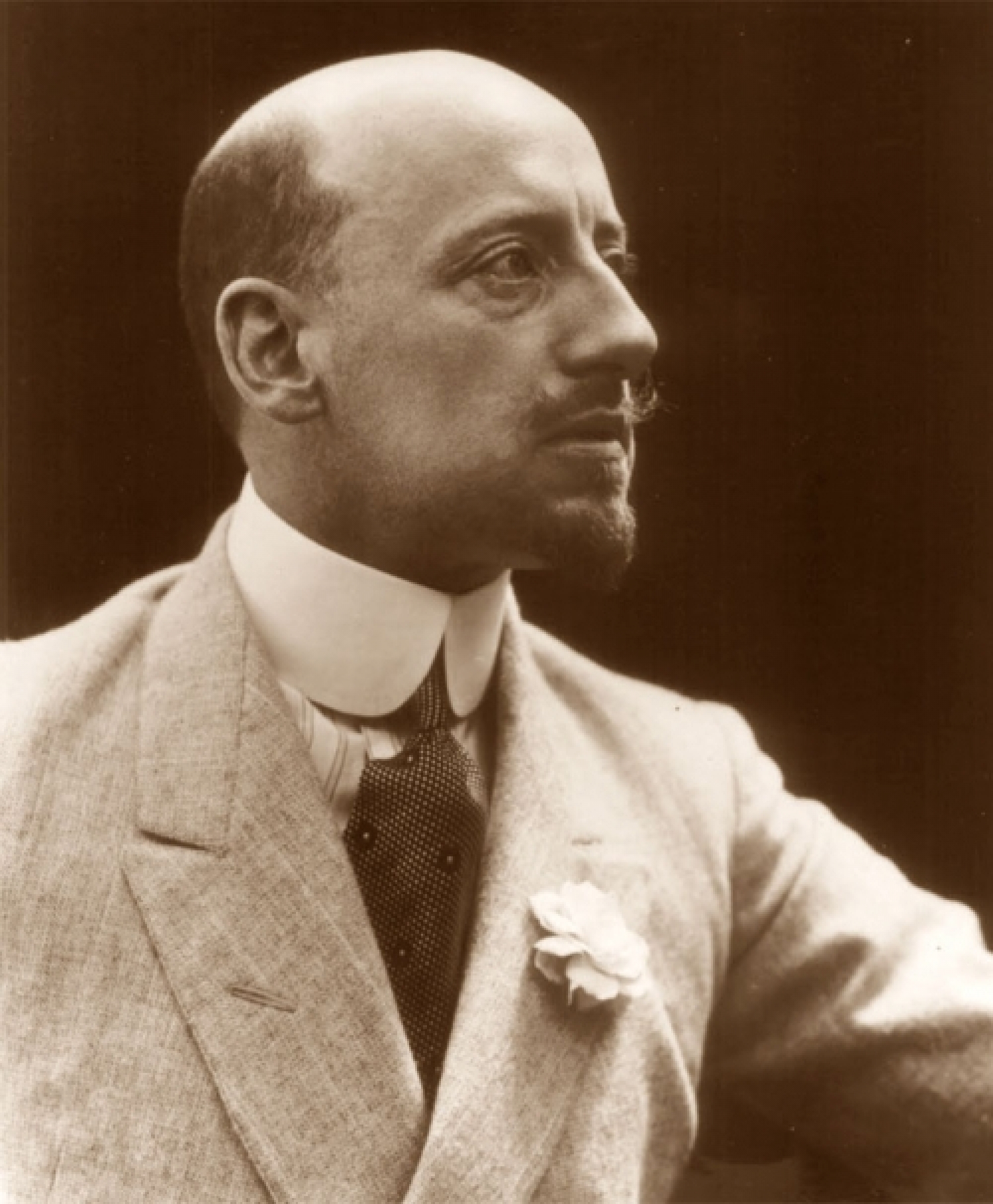 Gabriele_D_Annunzio_1.jpg